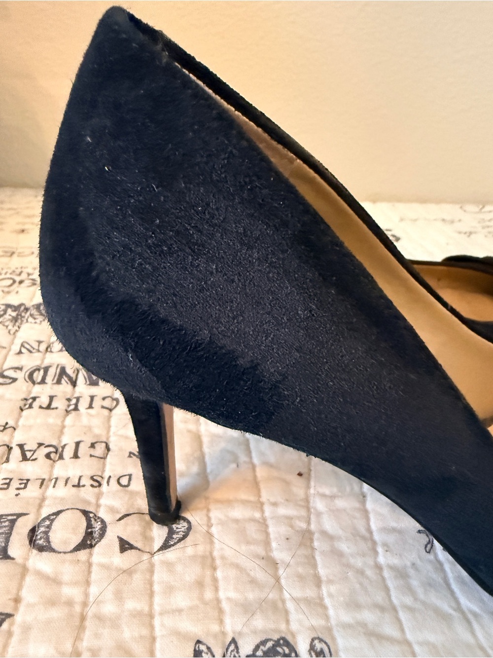 Ann Taylor Classic Black Suede Pointed-Toe Pumps with Bow Accent Size 8 - Picture 2 of 12